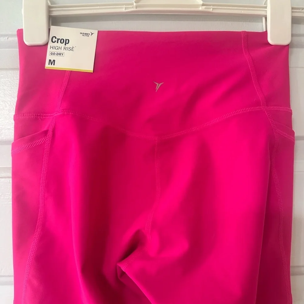 Flamingo Hot Pink Powersoft High-Rise Crop‎ NWT! Size medium.